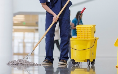 Limpieza de centros comerciales: importancia y qué zonas limpiar