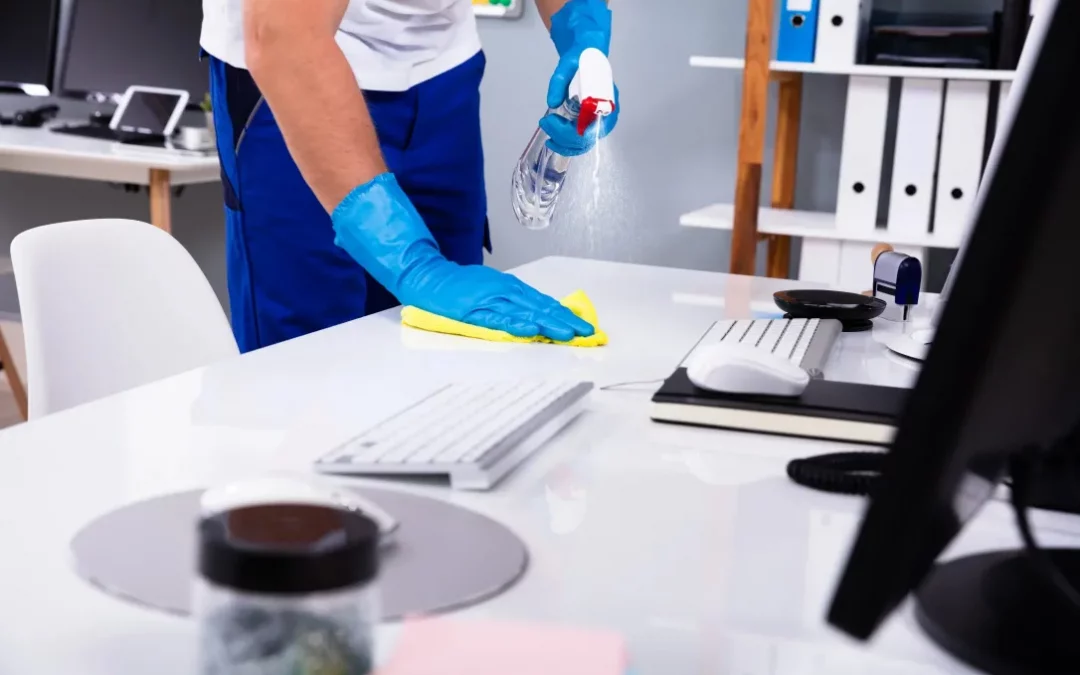 Lugar de trabajo limpio: beneficios de mantenerlo