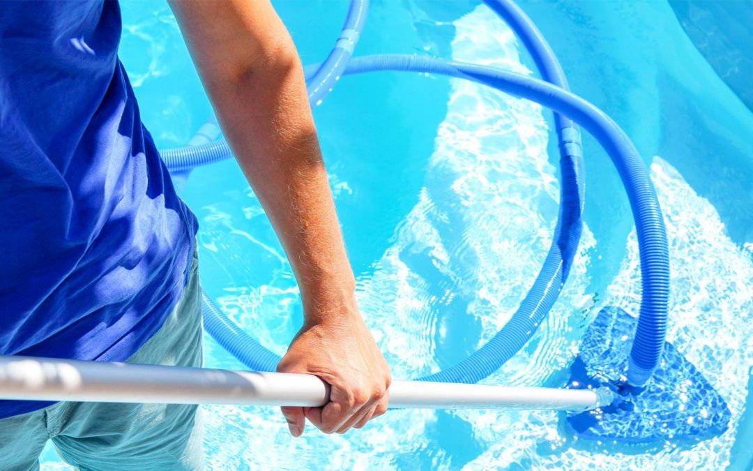 ¿Por qué elegir el mantenimiento de una piscina profesional? Todo sobre este servicio
