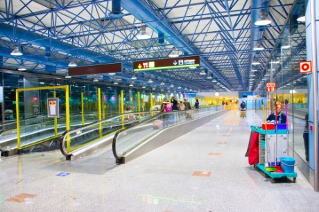 ¿Vives o trabajas en Barajas? Conoce el servicio de limpieza profesional de Klearfy