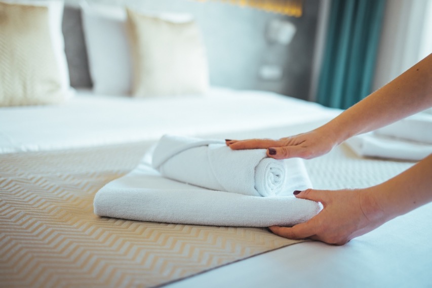 Cómo mejorar la imagen de tu hostal con una limpieza profesional y continua