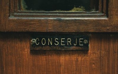 Conserje profesional: Funciones, ventajas y cómo elegir el adecuado