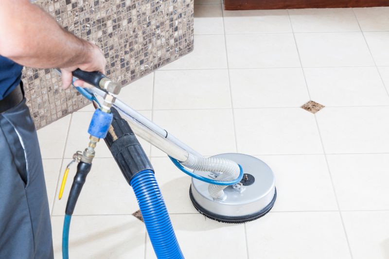 Cómo limpiar azulejos sin secar: métodos profesionales para baños, cocinas y suelos