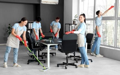 ¿Cómo asegurar la limpieza de despachos en Cuatro Torres sin interrumpir tu operación?
