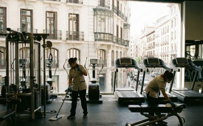 ¿Cómo planificar la limpieza de gimnasios en Madrid para un entorno seguro y rentable?