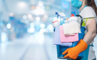 ¿Es mejor contratar limpieza por horas o servicio cerrado para mi empresa?