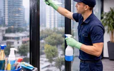 ¿Cada cuánto debe hacerse la limpieza de cristales en oficinas? Guía completa para empresas