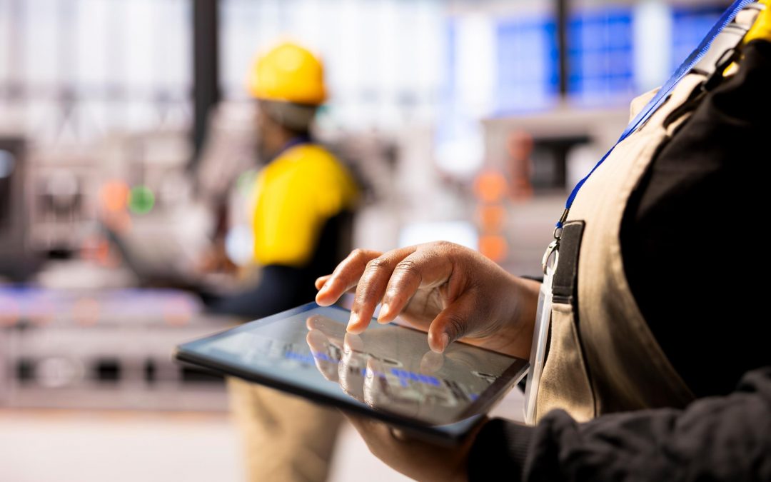 ¿Cómo optimizar la limpieza y mantenimiento en almacenes industriales?