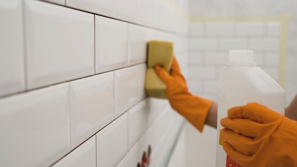Limpiar azulejos sin secar: Trucos profesionales de Klearfy