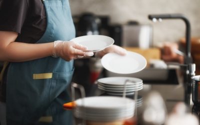 Funciones de un auxiliar de limpieza en un restaurante: tareas principales